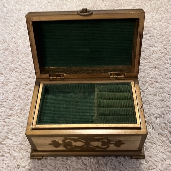 Jewelry Box - Picture 2 of 4